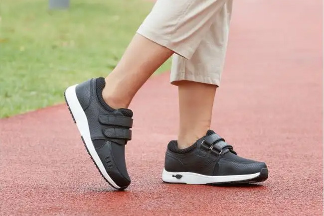 mais recente caso da empresa sobre Um par de sapatos confortáveis é indispensável para prevenir o diabetes no pé
